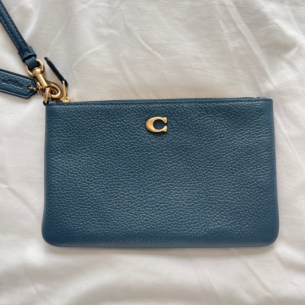 COPY - NWOT COACH Small Wristlet in Polished Pebbled Leather